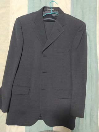Traje chaqueta de hombre impecable ,solo un uso