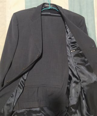 Traje chaqueta de hombre impecable ,solo un uso