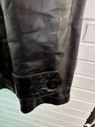 Chaquetón cuero negro HUGO BOSS talla 58