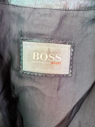 Chaquetón cuero negro HUGO BOSS talla 58