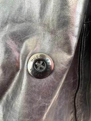 Chaquetón cuero negro HUGO BOSS talla 58