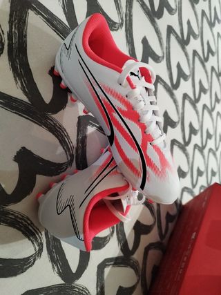 Botas de fútbol niño. con tacos