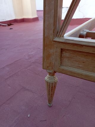 Cama antigua de madera