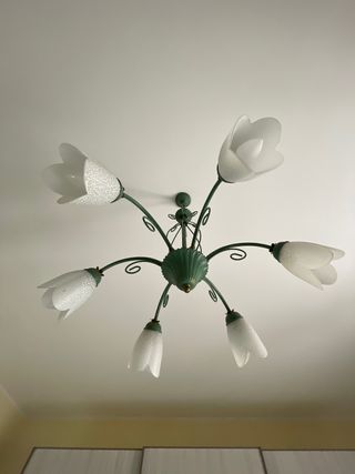 Lampadario in ferro battuto