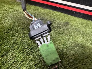 FARO-RESISTENCIA FORD TRANSIT 2004