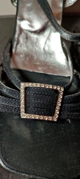 Sandalia fiesta t38  tacón 8cm  hebilla strass 