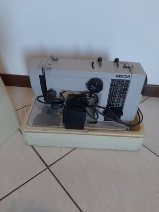Macchina da cucire elettrica NECCHI