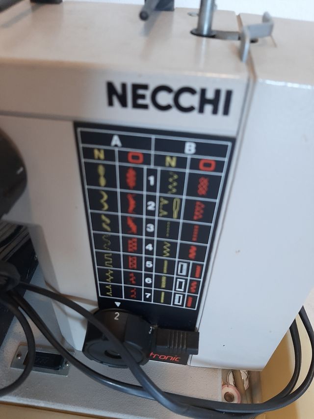 Macchina da cucire elettrica NECCHI