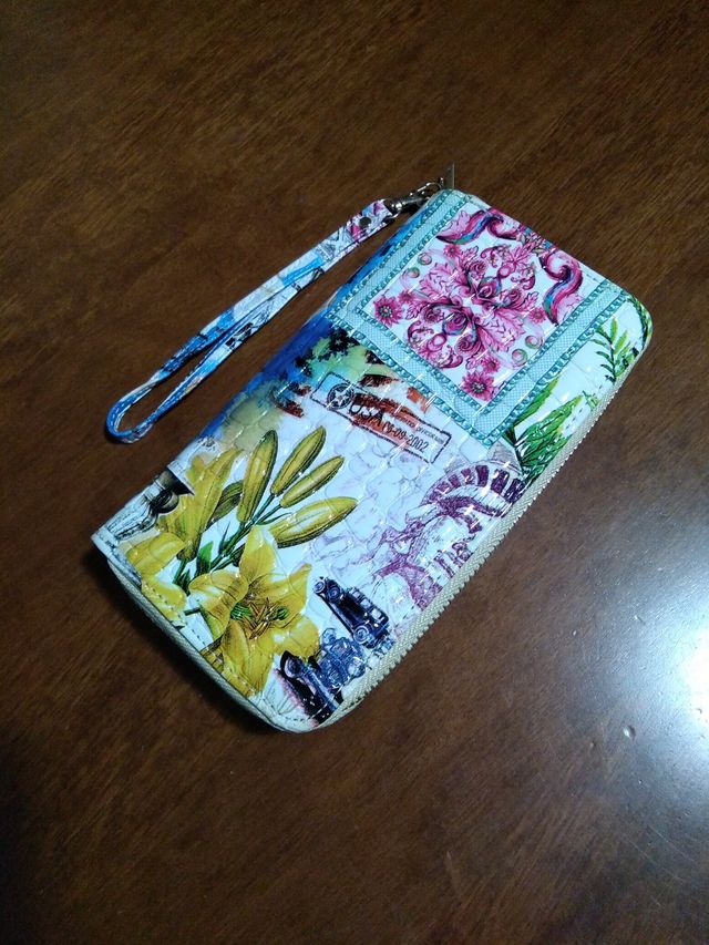 Portafoglio per banconote e monete