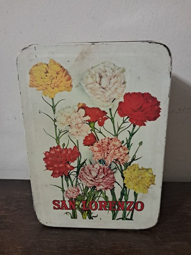 Caja metal del año 72