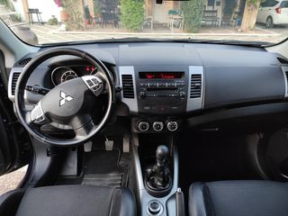 Mitsubishi Outlander 2011