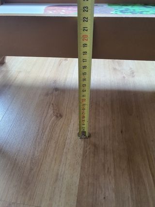 Mesa auxiliar con patas