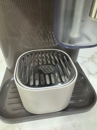 Cafetera Nespresso De’Longui