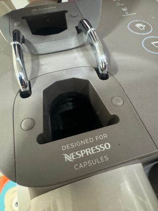 Cafetera Nespresso De’Longui