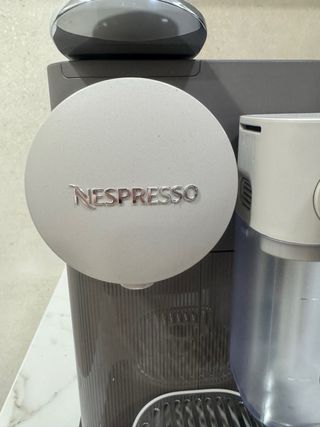 Cafetera Nespresso De’Longui