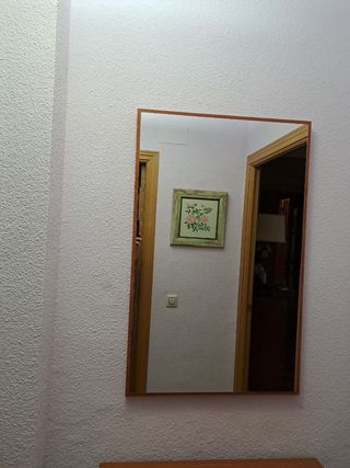 Mueble de entrada y espejo