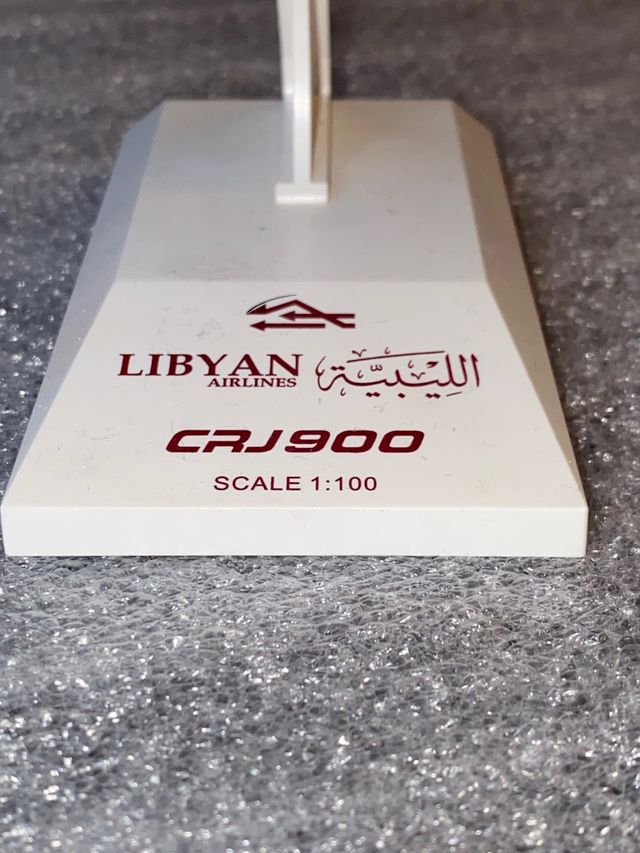 MAQUETA AVIÓN LIBYAN AIRLINES CRJ900