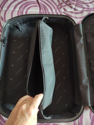 Maleta neceser Roncato rígida