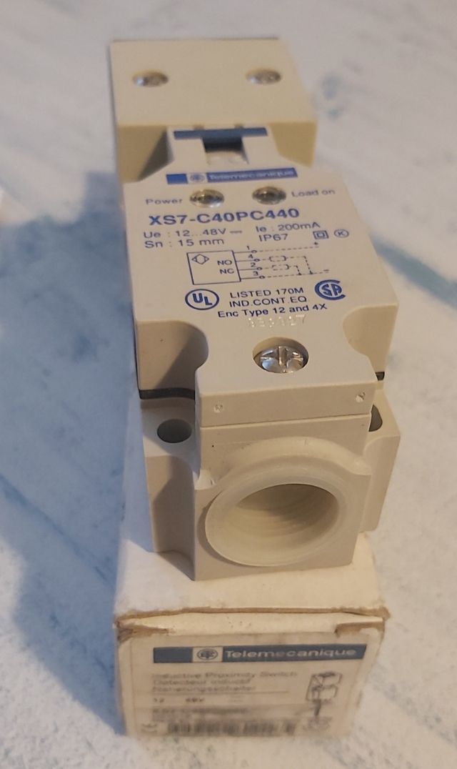 INTERRUTTORE PROSSIMITÀ TELEMECANIQUE