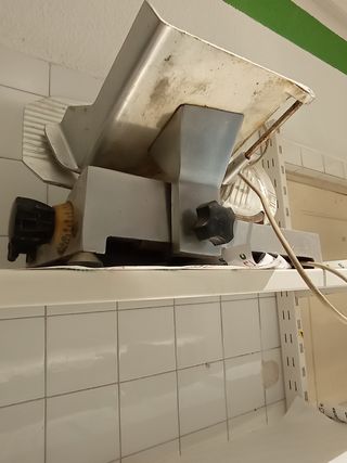 Se venden bascula de peso y cortafismbre