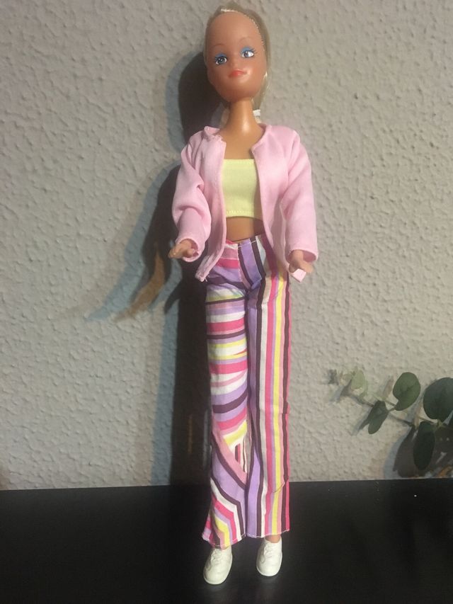 Antigua Barbie C13 Simba ropa original