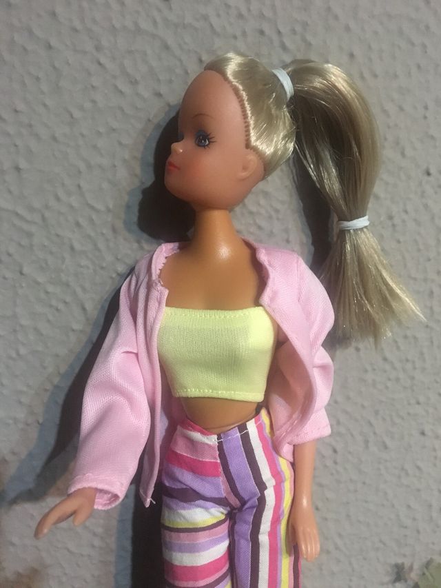 Antigua Barbie C13 Simba ropa original