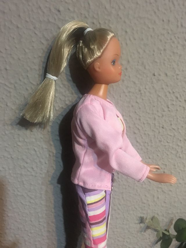 Antigua Barbie C13 Simba ropa original