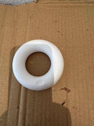 palline e cerchi di natale in polisirolo