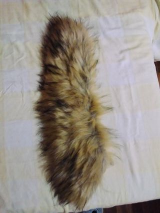 Cuello de pelos sintetico benetton
