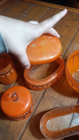 Cristalería de tocador antigua naranja