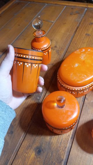 Cristalería de tocador antigua naranja