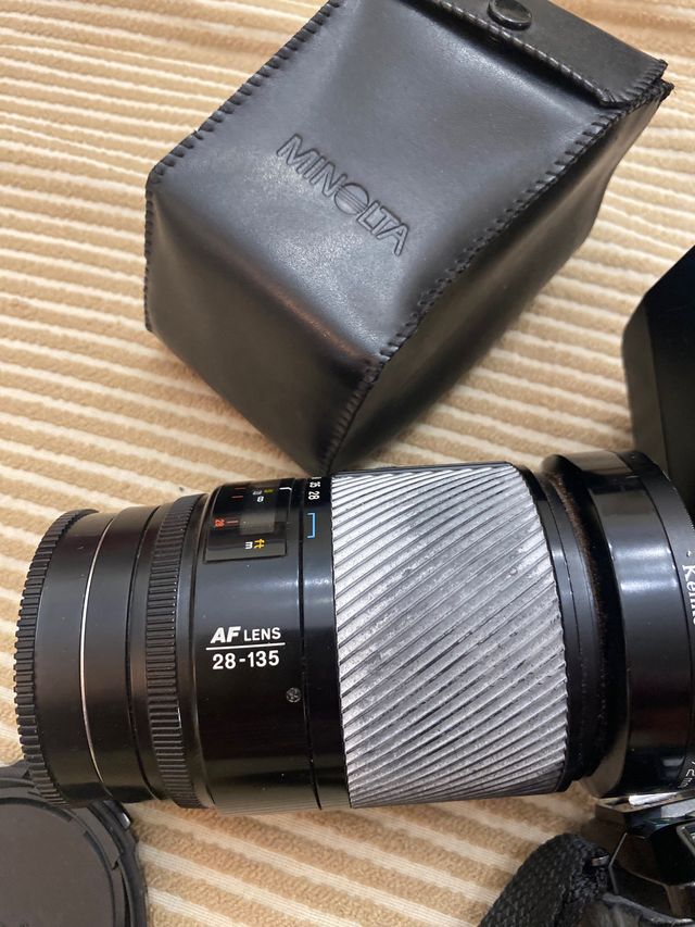 Camara MiNOLTA 7000 con objetivos