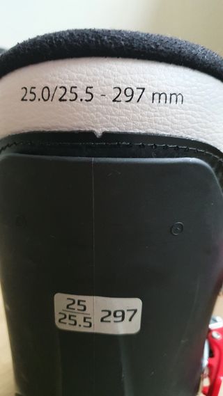 Botas de esquí Atomic. 25 / 25.5