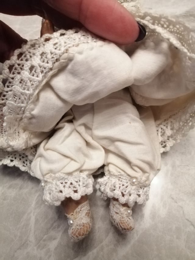 Bambolina da collezione pizzo