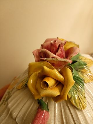 Porta biscotti in ceramica decorata a mano 