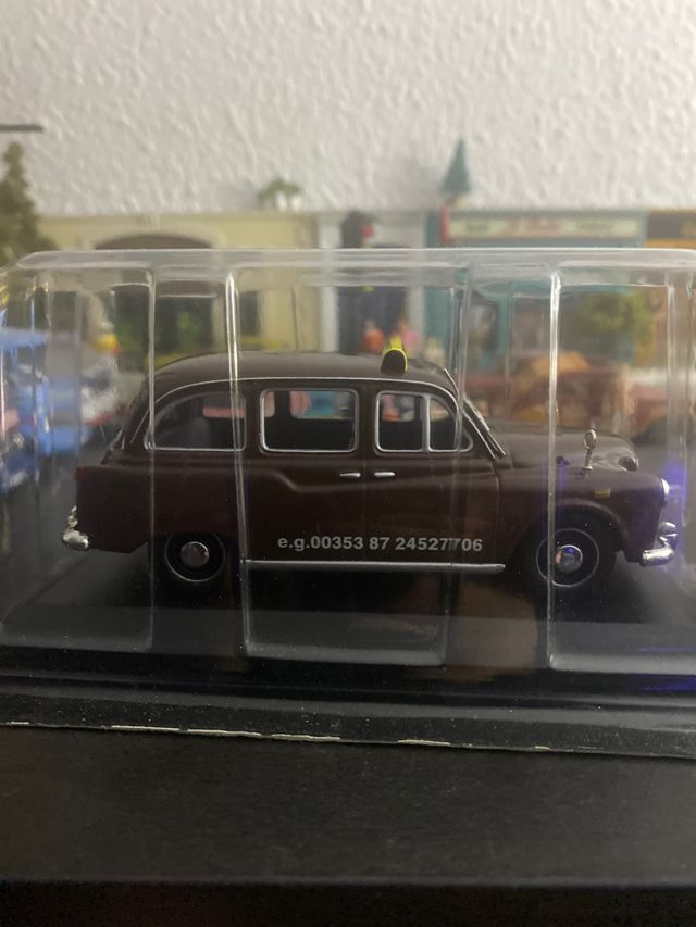 LOTE de DOS taxis de escala 1/43 altaya