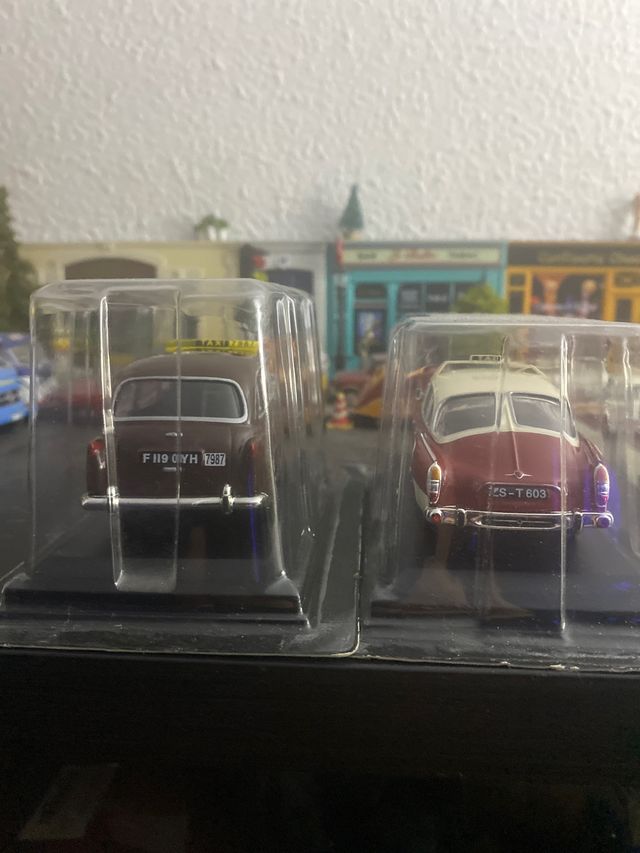 LOTE de DOS taxis de escala 1/43 altaya