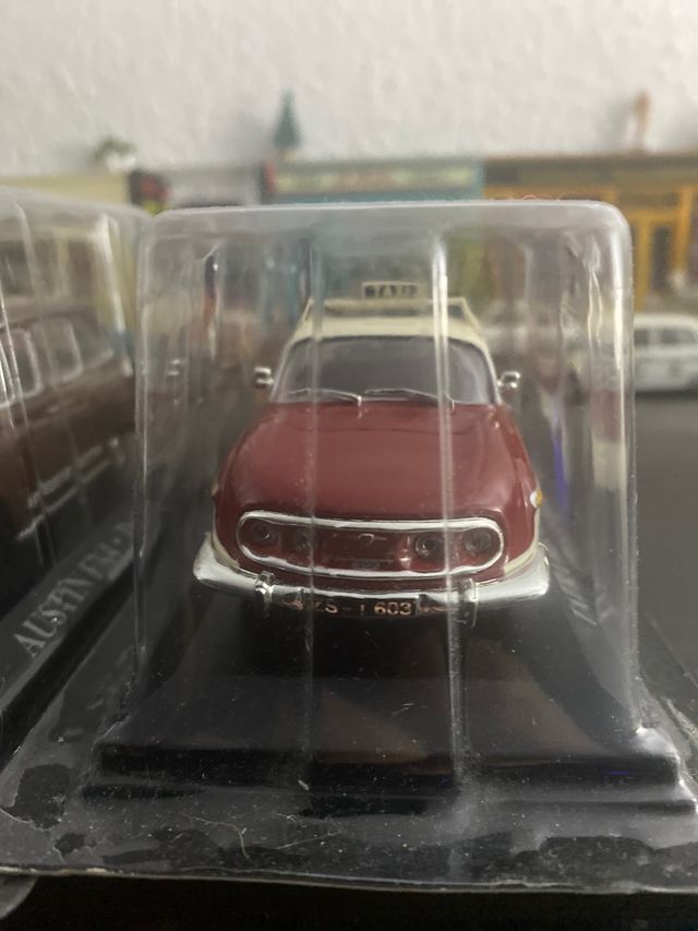 LOTE de DOS taxis de escala 1/43 altaya