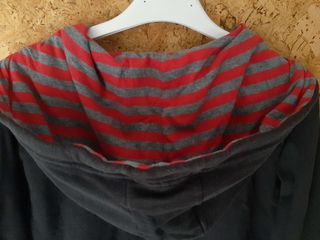 Domyos Sudadera gris con capucha de rayas