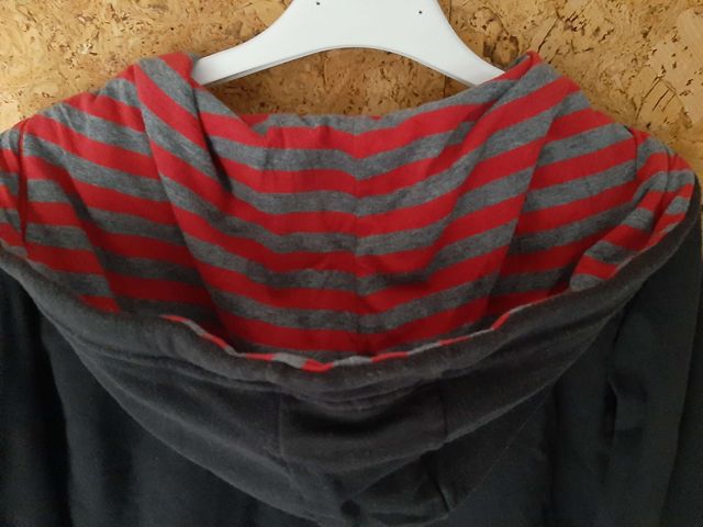 Domyos Sudadera gris con capucha de rayas