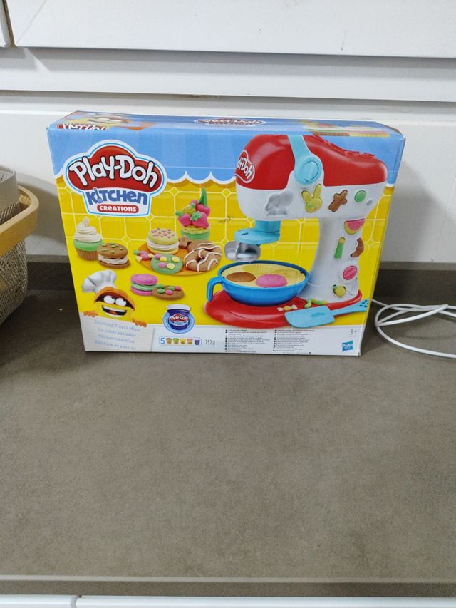 Kitchen creation play-doh