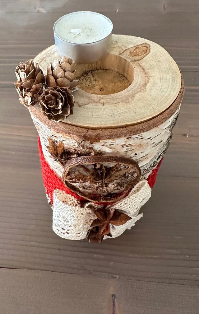 Porta candela in legno