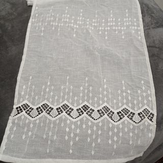 Tenda bianca per porta finestra 