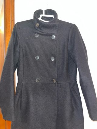 Abrigo de paño negro