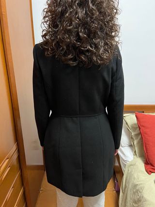 Abrigo de paño negro