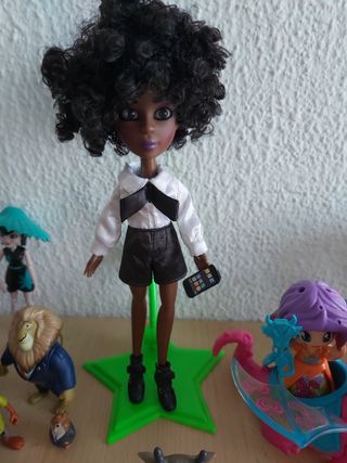 Muñecos varios (leer anuncios)