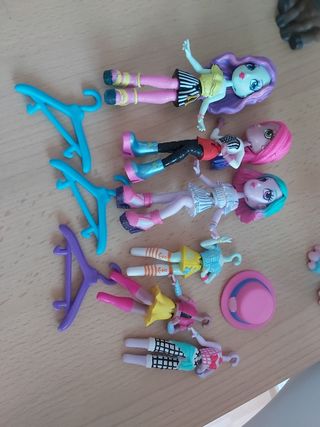 Muñecos varios (leer anuncios)