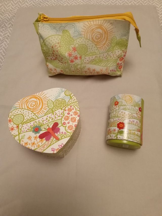 Joyero musical y bolsa de aseo de Busquets 