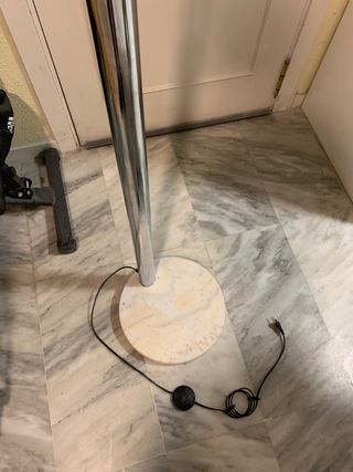 Lampara de pie con diseño