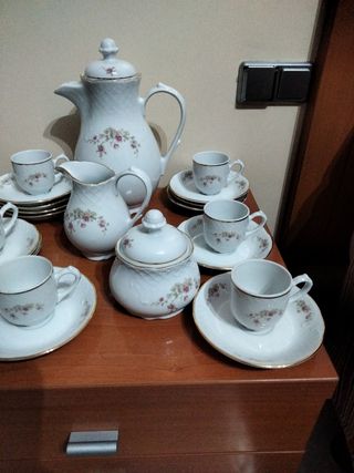 juego de café de porcelana.